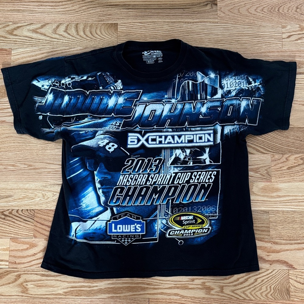 Chase Authentics Jimmie Johnson 2013 NASCAR Sprint Cup Series Champion Tee XL